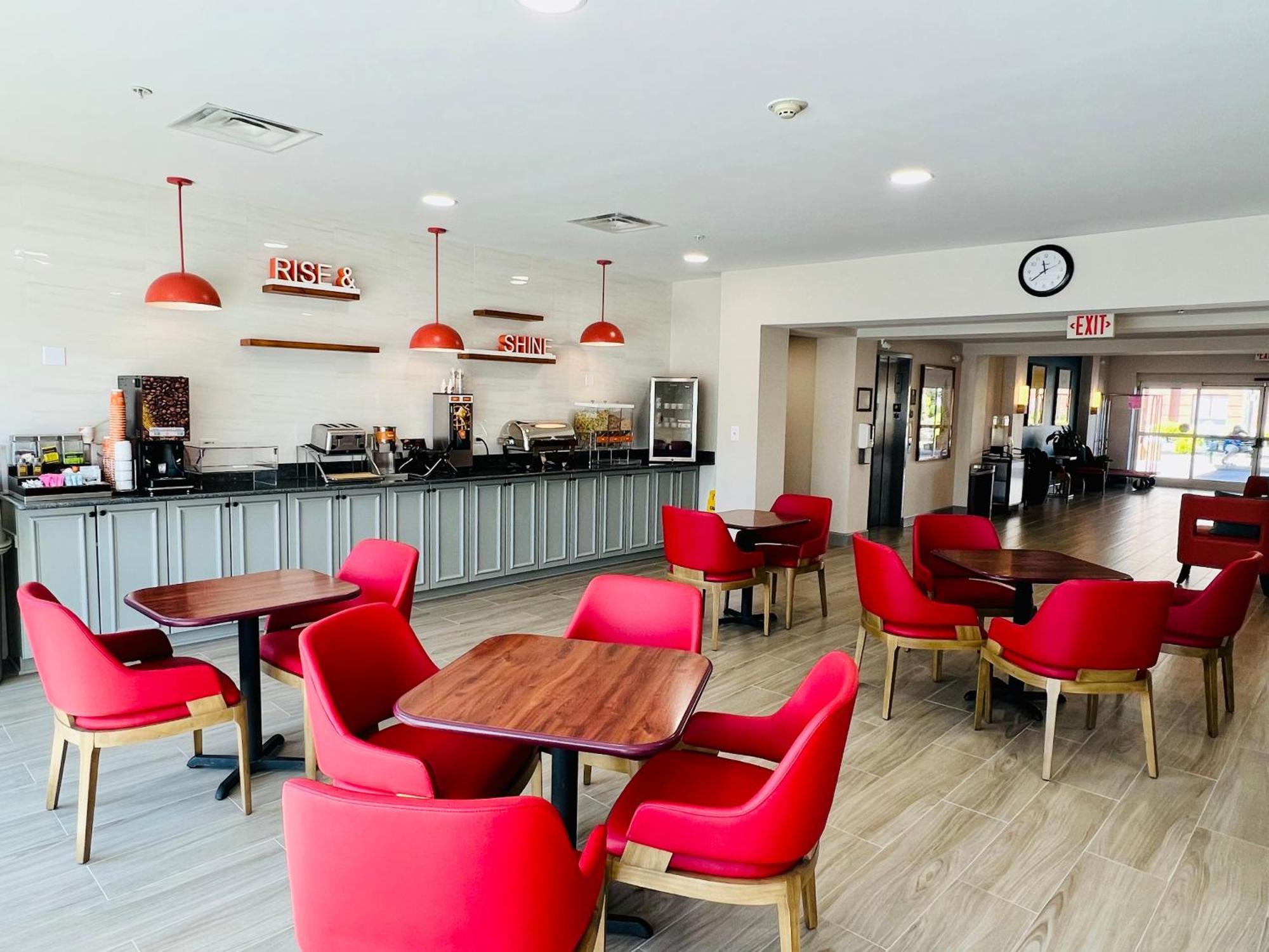 Comfort Inn Эмпория Экстерьер фото