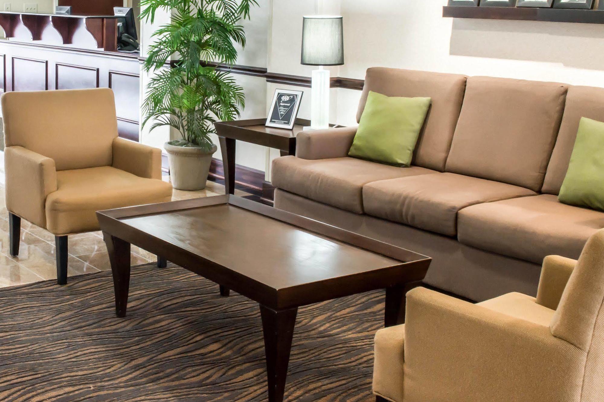Comfort Inn Эмпория Экстерьер фото